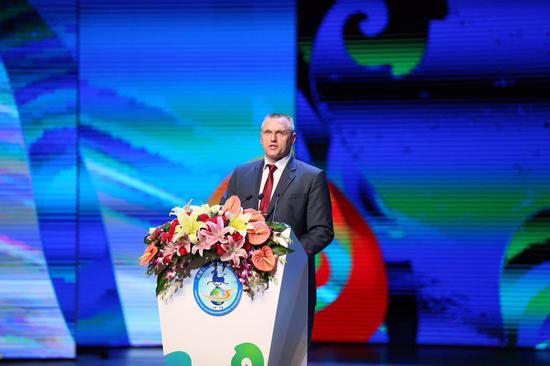 主宾国代表，白俄罗斯体育旅游部副部长波尔特诺伊·米哈伊尔致辞