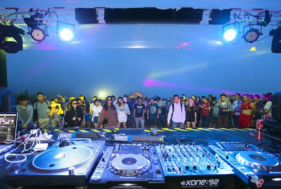 电子音乐节周末开启 到旷野在星空下狂欢吧