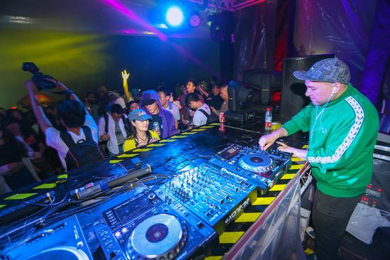 电子音乐节周末开启 到旷野在星空下狂欢吧