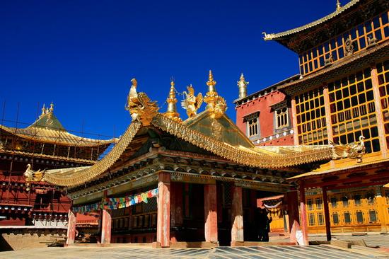 松赞林寺(来源:中国江苏旅游)