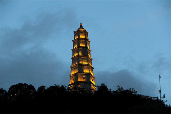 安顺八珍:城市画廊