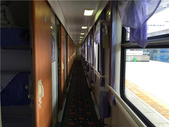 保山号文化旅游列车首发成都 云南1000公里