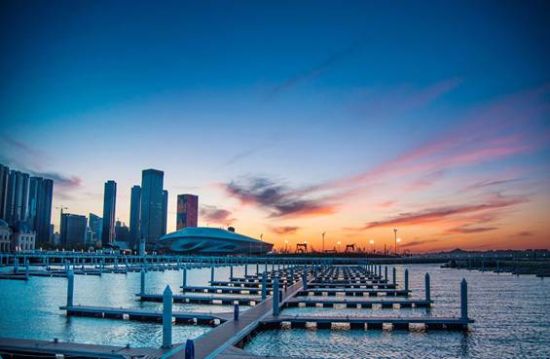 新浪旅游配图:大连东港 摄影:图片来自网络