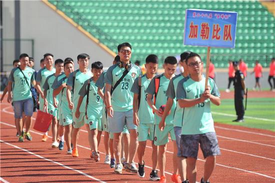 第二十八届紫云五峰杯足球赛开幕式紫云举行