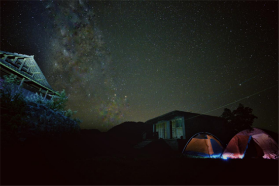 摆王村夜景