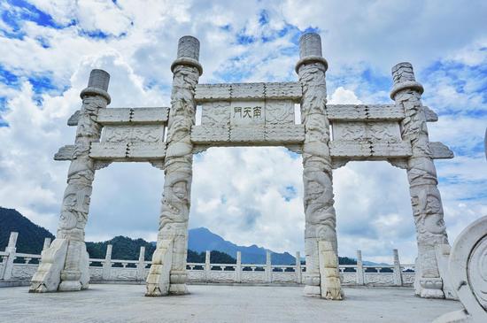 穿越古镇漂流而下 大觉山最消暑的游玩路线_新浪旅游_新浪网