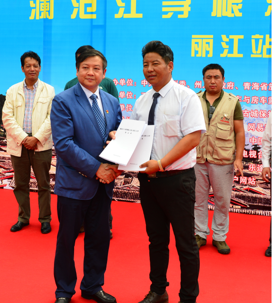 一条江河连接丽江和玉树 不如去自驾游吧