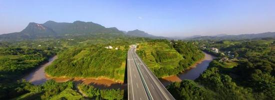 这个暑假去哪里玩 兴文石海给你不一样的亲子