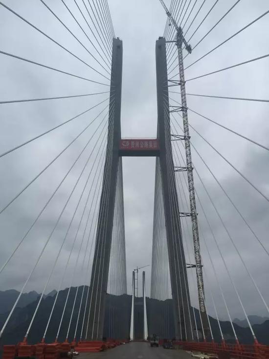 尼珠河大桥近日合拢 预计年底竣工通车