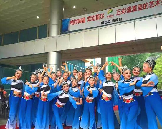 曲靖罗平小明星赴韩舞精彩 展彝乡文明风采获