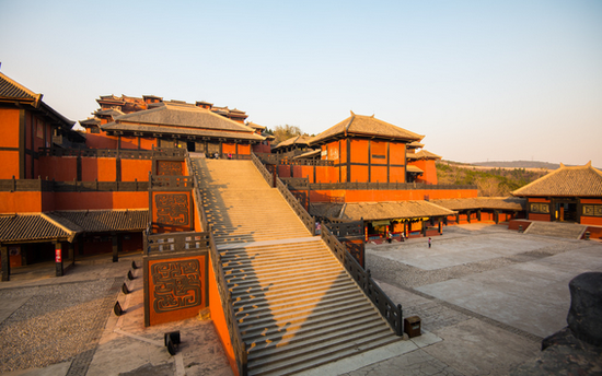 穿越百世琉璃景 开启影视基地的寻梦之旅