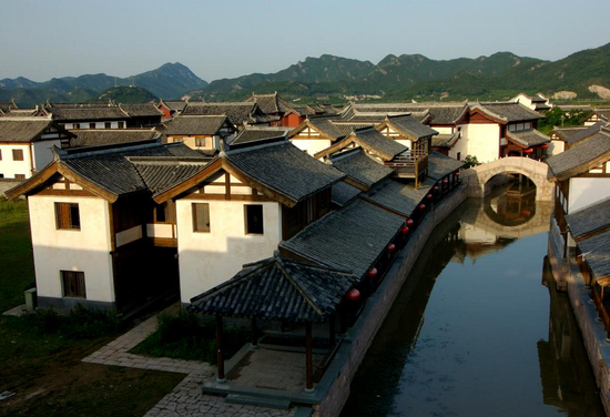 穿越百世琉璃景 开启影视基地的寻梦之旅