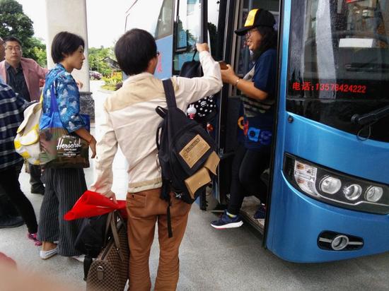 新浪名博大V们落地临沧双江县