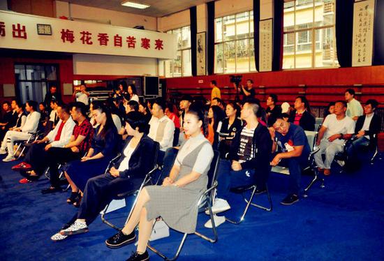 眉户现代戏《迟开的玫瑰》青年表演人才培养培