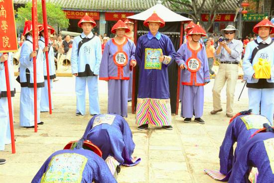 穿越回古代 去建水学政考棚做一回秀才