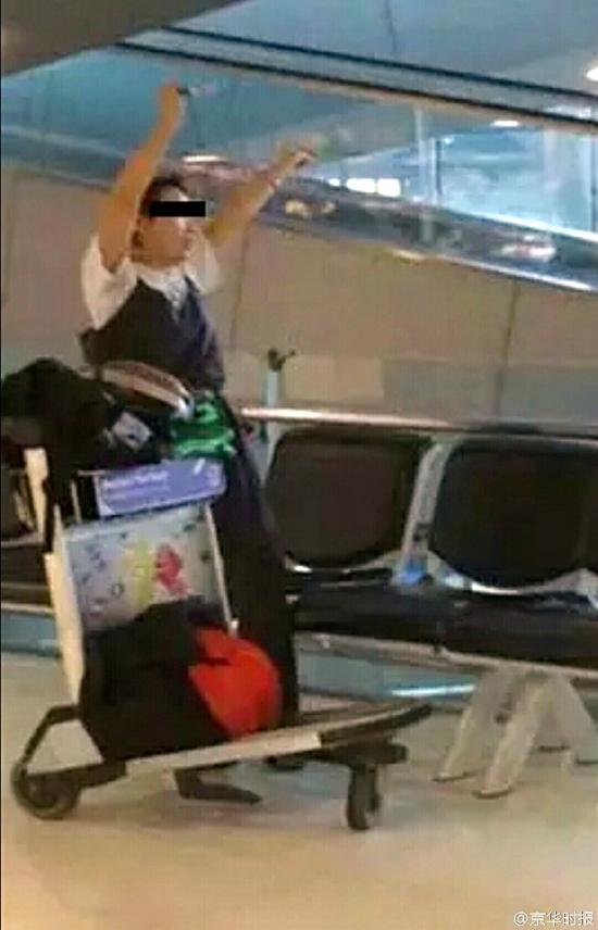 中国籍女子持刀大闹泰国机场被罚