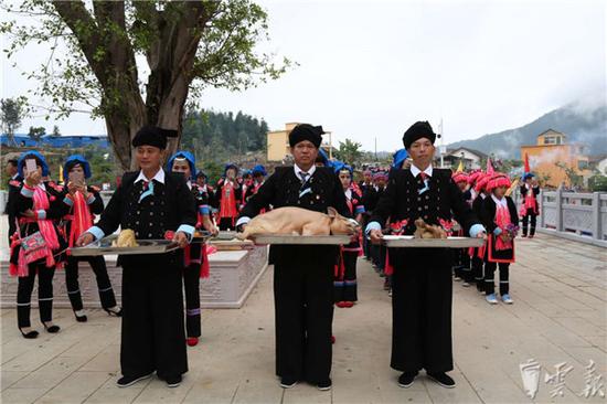 云南河口县瑶山乡盘王节 千人盛会共祭盘王
