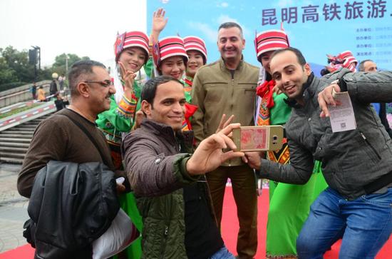昆明高铁旅游上海推介活动:石林元素颇受欢迎
