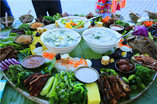 拉祜鸡,阿佤稀饭,哈尼包烧,景颇绿叶宴等特色美食让评委和现场观众