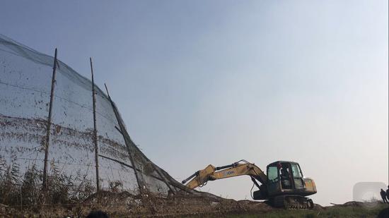 沅江市强力开展拆除非法矮围网围专项行动