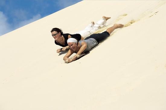 摩顿岛划沙 来源：昆士兰旅游及活动推广局