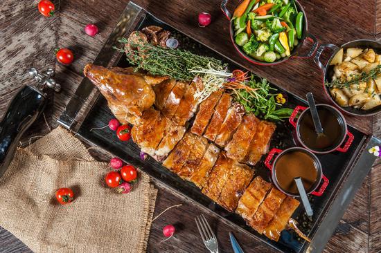 天津瑞吉金融街酒店蔚蓝海餐厅推出创意新菜单