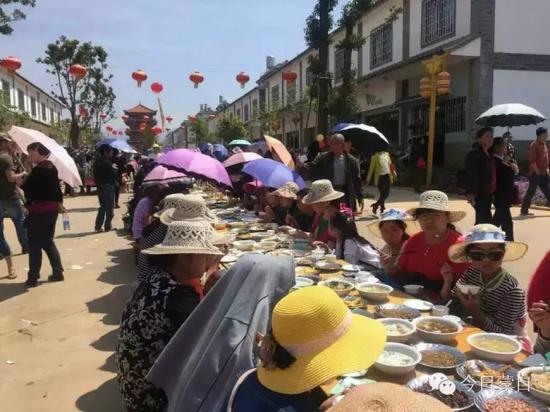 灯展汇演长街宴、露营徒步音乐会14种好玩的