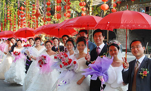 灯展汇演长街宴、露营徒步音乐会14种好玩的