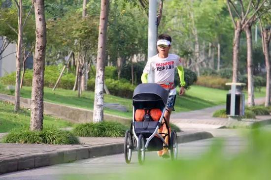 熊熊跑步去旅行:从上海到昆明的4000余公里 只