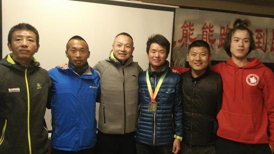 熊熊跑步去旅行:从上海到昆明的4000余公里 只