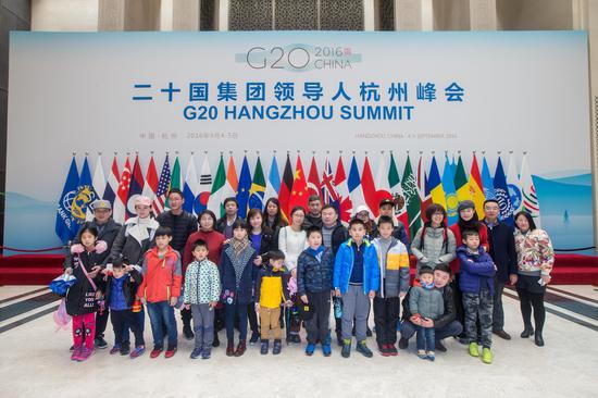 参观G20主会场——杭州国际博览中心。陈中秋 摄