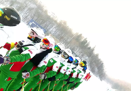 亚布力高山滑雪