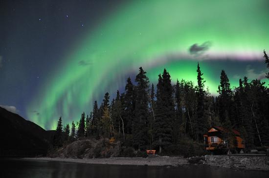 与极光的一场艳遇 图片来源:加拿大BC省旅游局 摄影师:Northern Rockies Lodge
