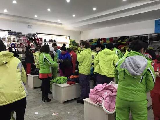 租雪服器具