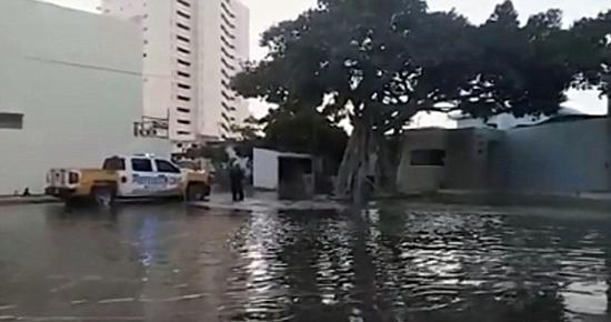 大水淹没街道