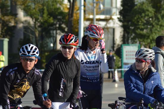 马龙县2016年云南省公路自行车挑战赛精彩瞬