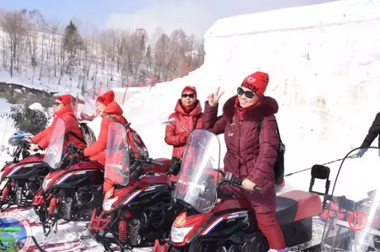 千人游雪城活动首发威虎山雪村