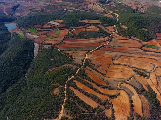 最美航拍 马龙县诸葛南山