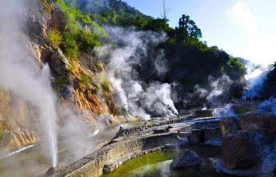 腾冲火山热海国家5a级景区正式揭牌 三月到腾冲参加"界头花海热气球