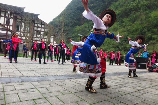 重庆南川神龙峡景区今起免票三天 走起!