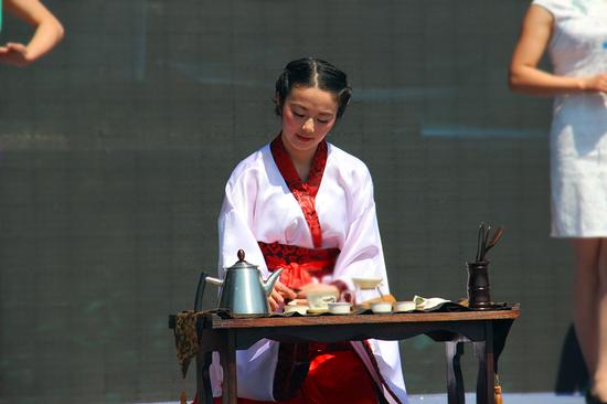 启动仪式现场的才艺表演
