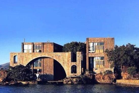 云南洱海保护:杨丽萍艺术酒店太阳宫已暂停营