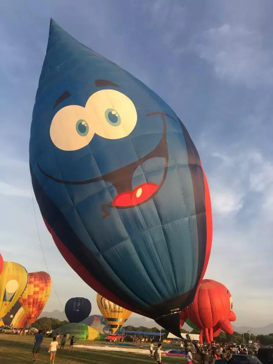 数十个国家的酷炫异形热气球来白鹿仓啦 小编