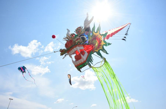 哈尔滨冰雪大世界2017风筝文化节5月1日圆满
