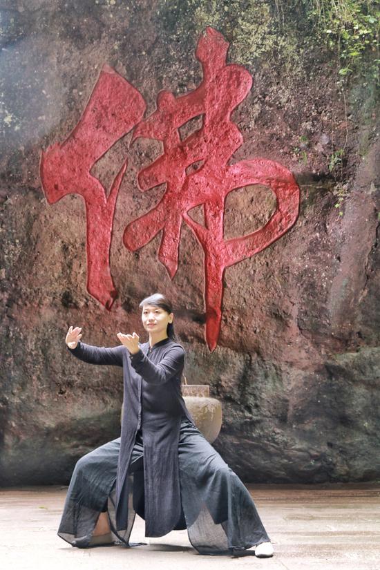 周小媛老师在泰宁甘露寺