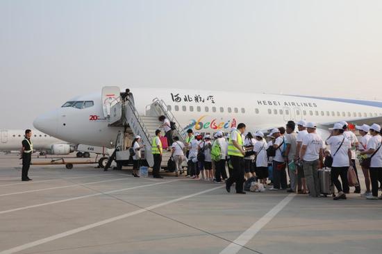 “乐享河北”号首飞石家庄至承德航线