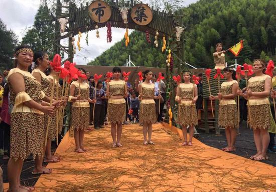 “日中为市”旅游产品赶集大会现场