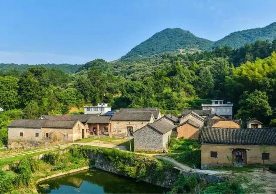 颜值爆表 金寨的红色小镇