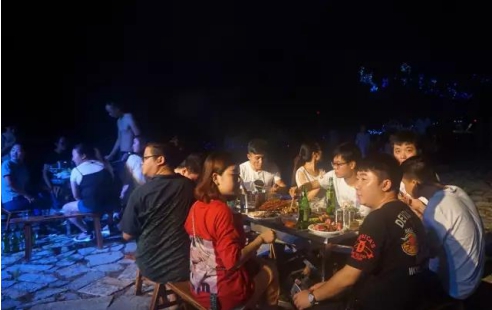 烧烤狂欢party第二弹 再续活力狂欢之夜_新浪旅游_新浪网