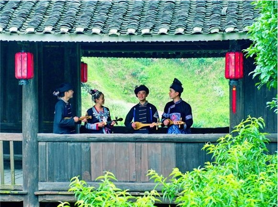 对歌 摄影:韩松